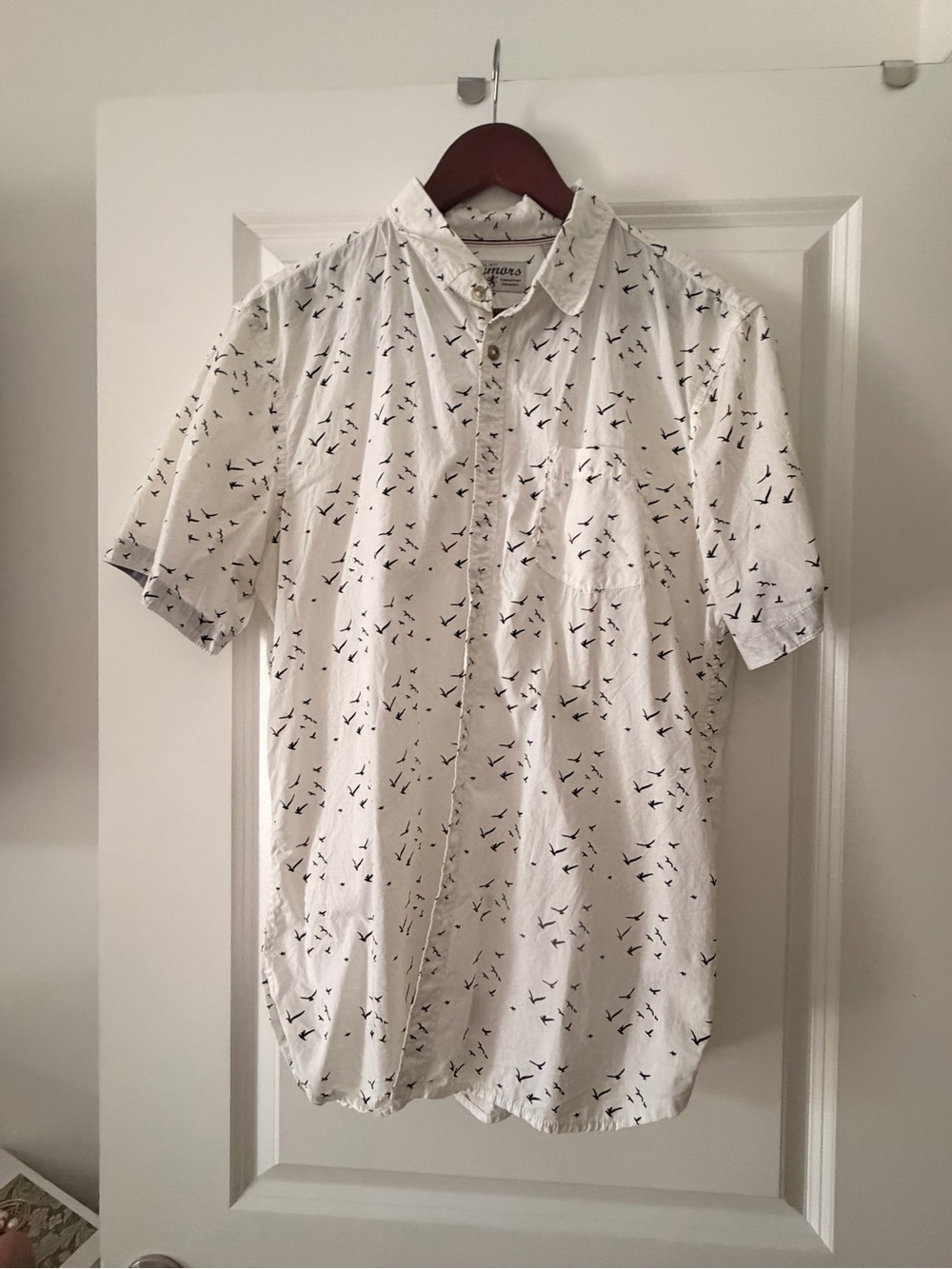 Men's Collared Short-Sleeve Button-Up Shirt with Navy Bird Print